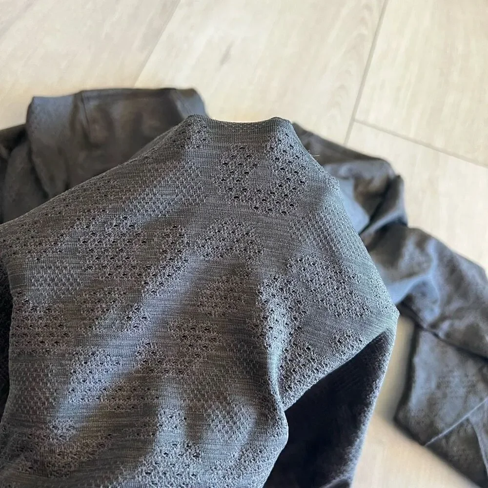 Lululemon women’s shirt size 4